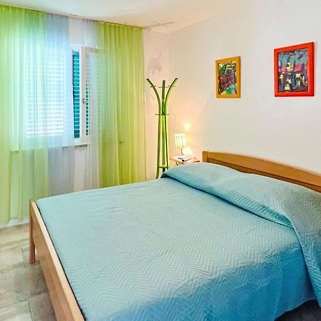 Apartments By The Sea Medveja, Opatija - 7720 ロヴラン エクステリア 写真