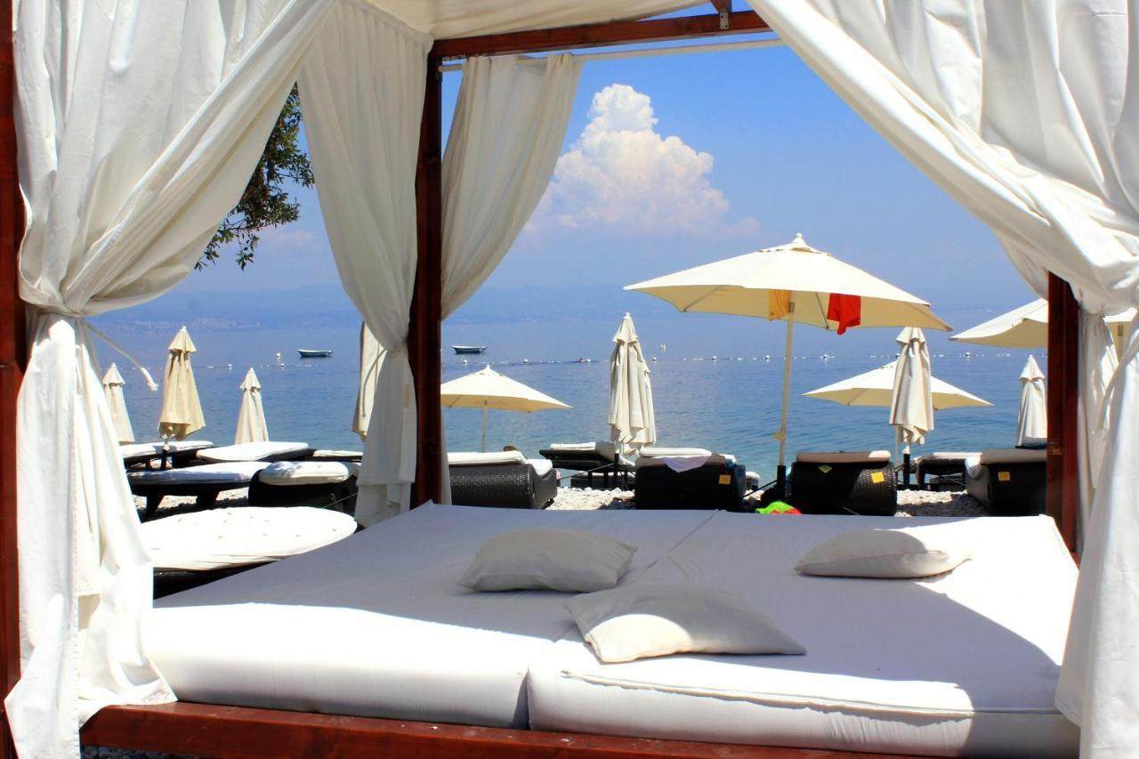 Apartments By The Sea Medveja, Opatija - 7720 ロヴラン エクステリア 写真