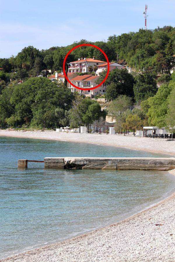 Apartments By The Sea Medveja, Opatija - 7720 ロヴラン エクステリア 写真
