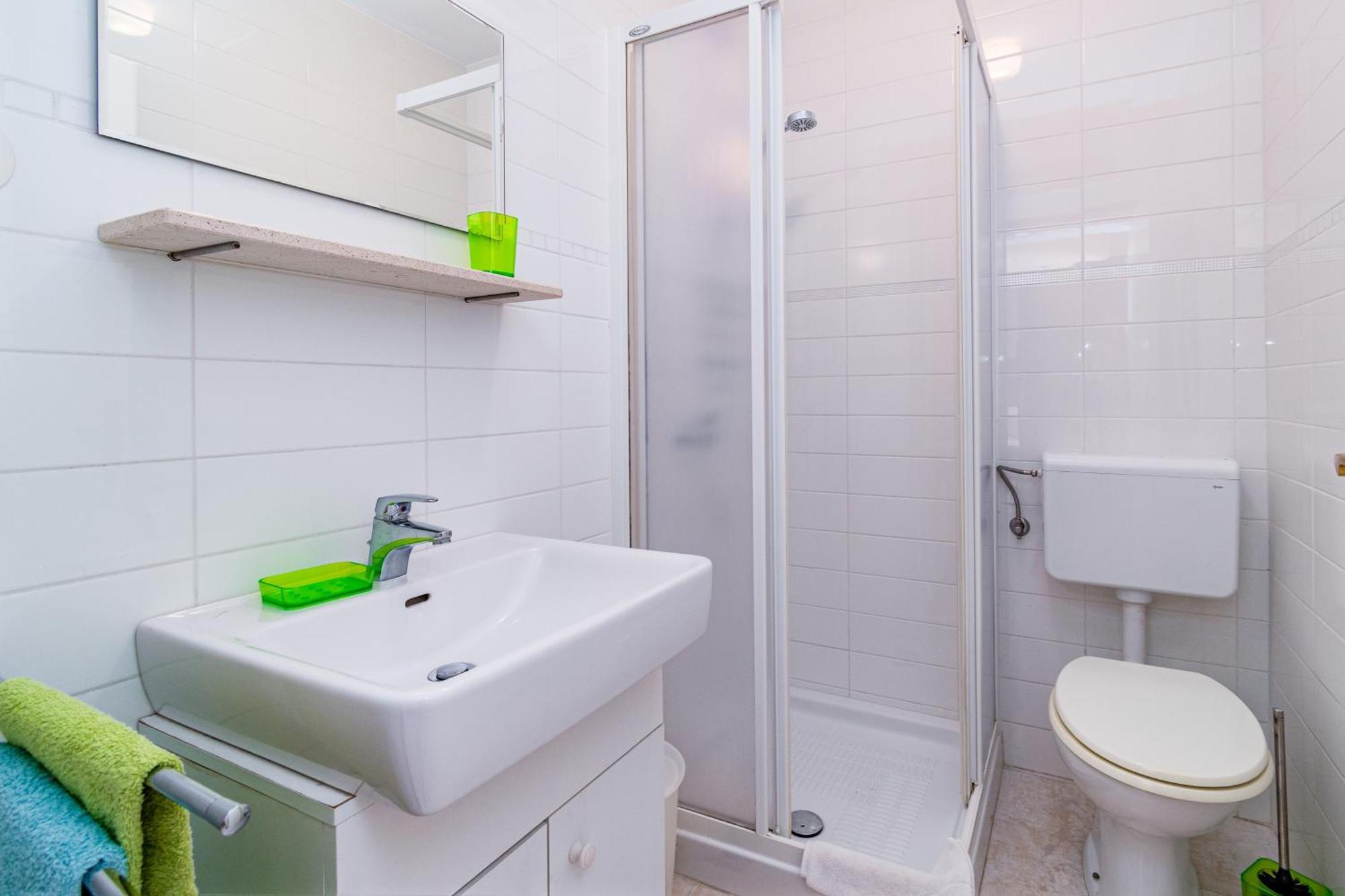 Apartments By The Sea Medveja, Opatija - 7720 ロヴラン エクステリア 写真