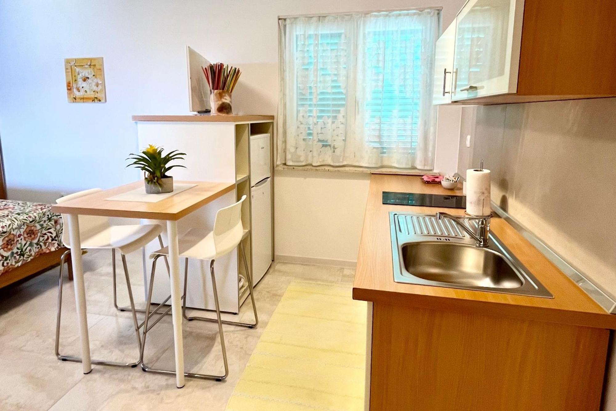 Apartments By The Sea Medveja, Opatija - 7720 ロヴラン エクステリア 写真