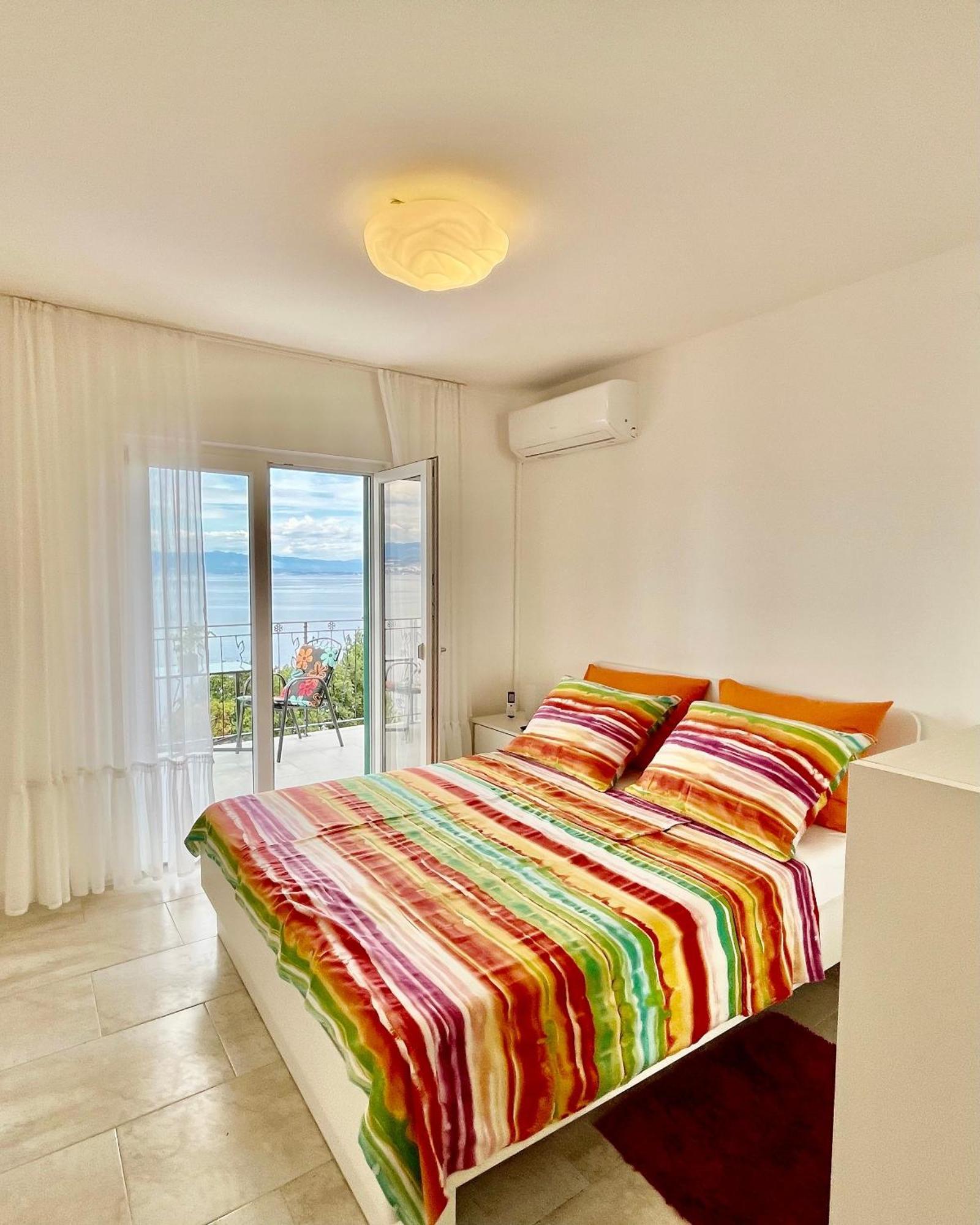 Apartments By The Sea Medveja, Opatija - 7720 ロヴラン エクステリア 写真