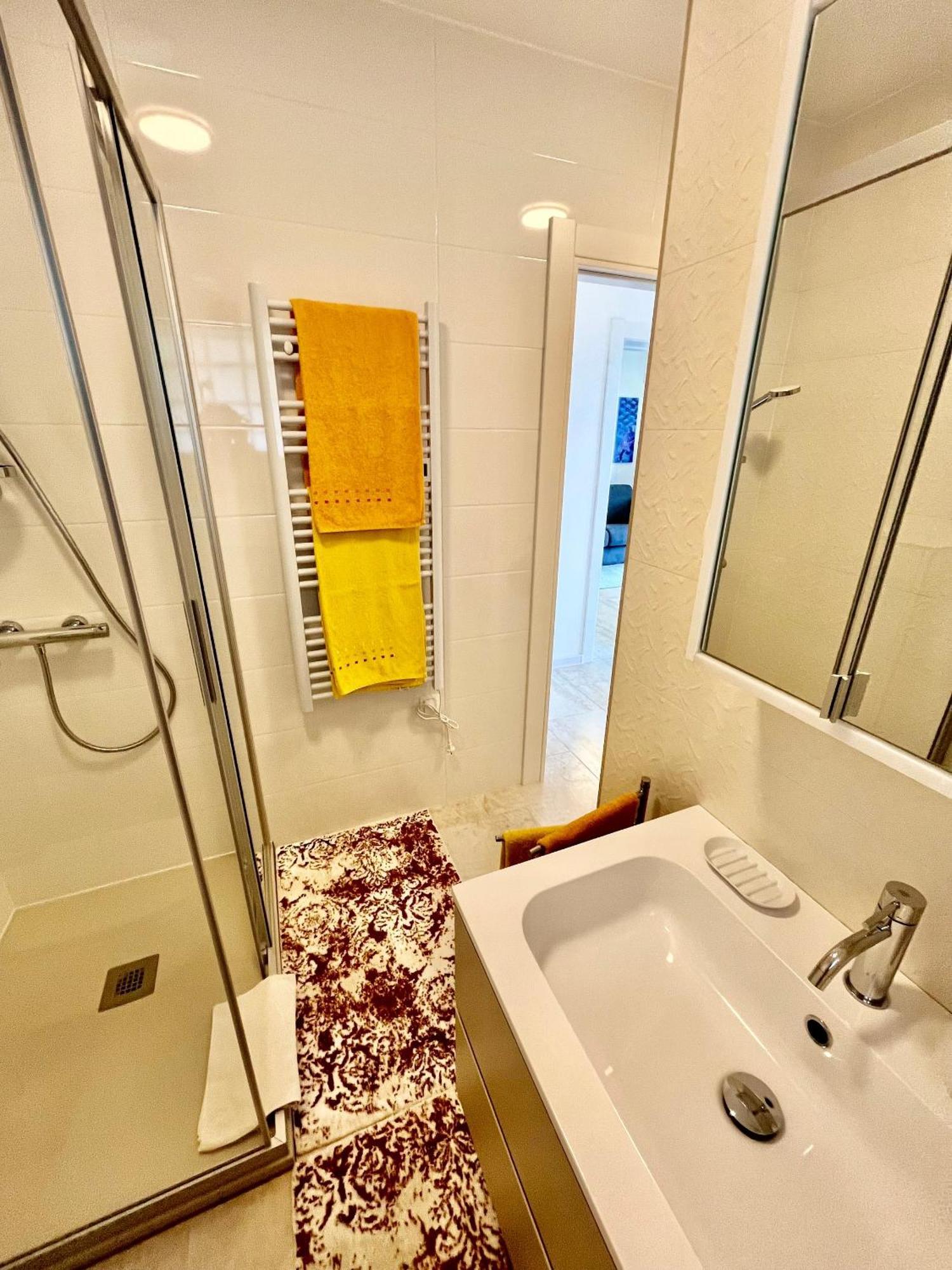 Apartments By The Sea Medveja, Opatija - 7720 ロヴラン 部屋 写真